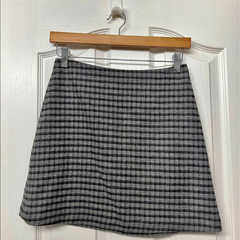 Aritzia classic mini skirt.